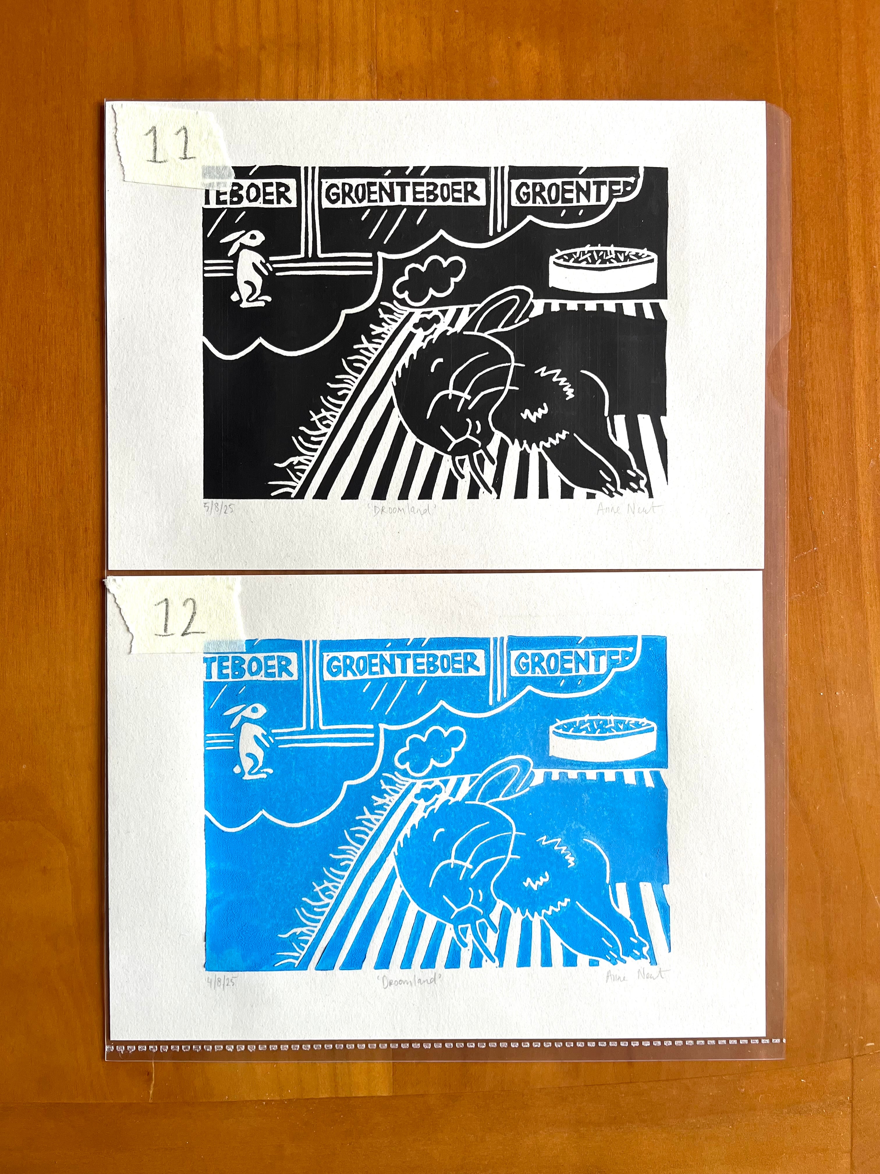 Lino print van tekening van dromend konijn door Anne Neuteboom cabaretier Anne Neut Boetiek