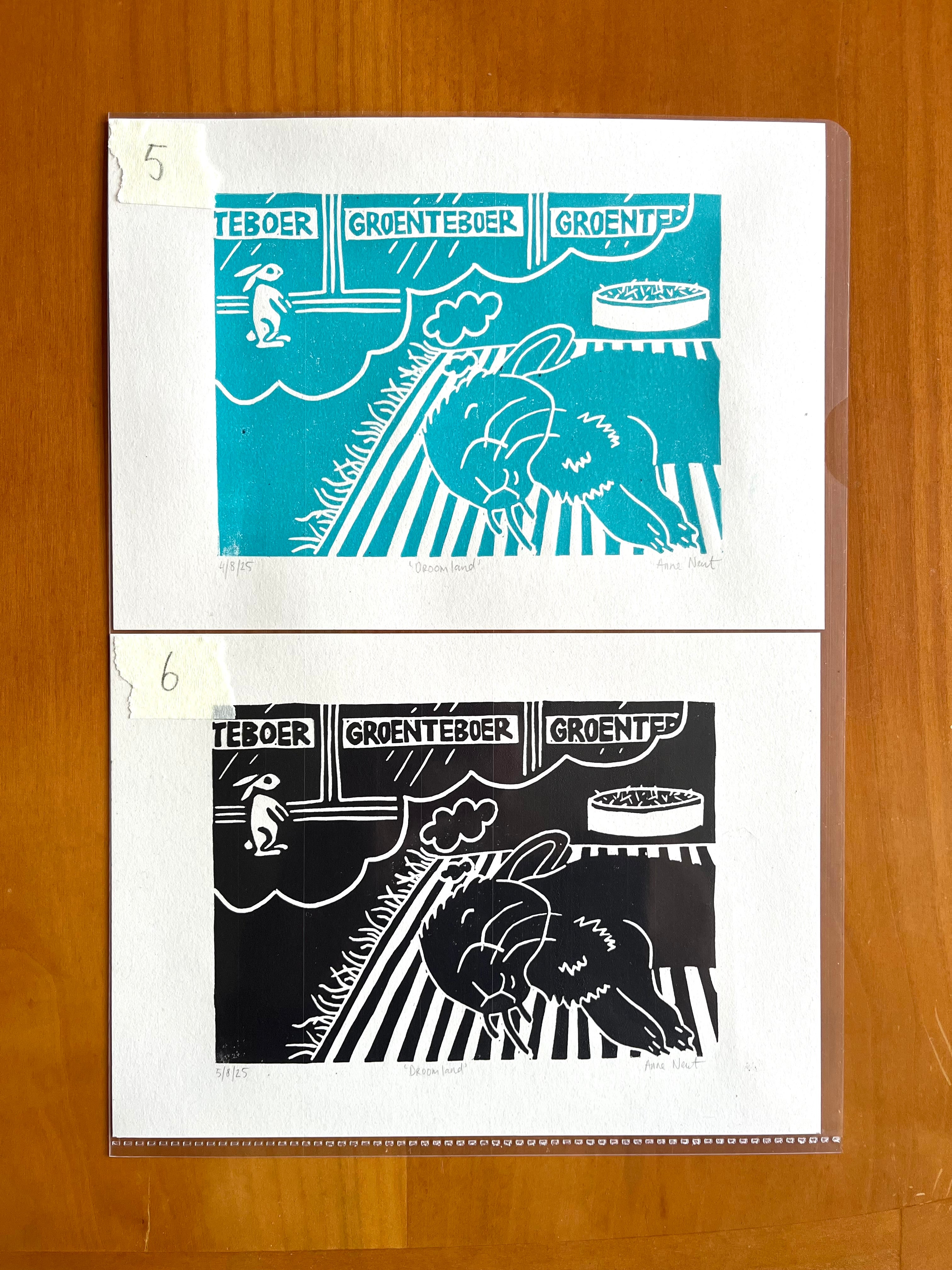 Lino print van tekening van dromend konijn door Anne Neuteboom cabaretier Anne Neut Boetiek