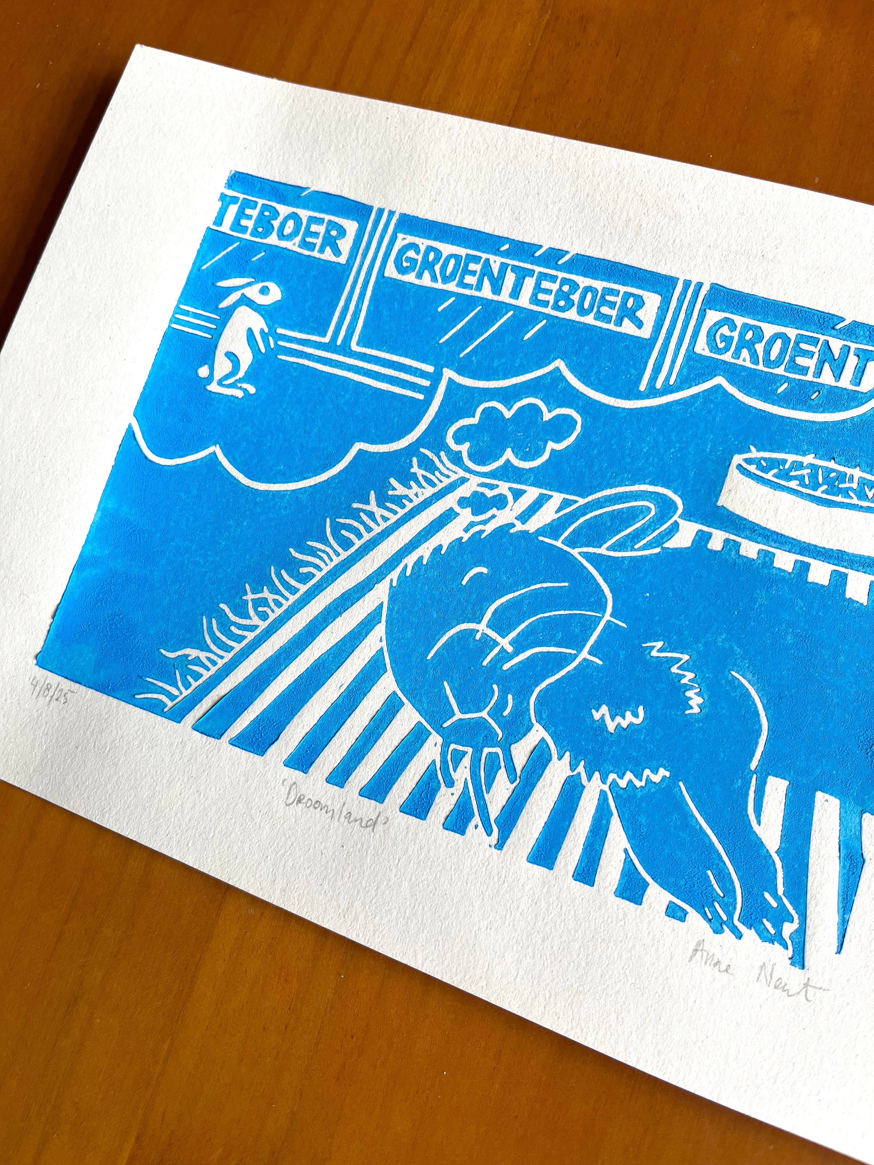 Lino print van tekening van dromend konijn door Anne Neuteboom cabaretier Anne Neut Boetiek