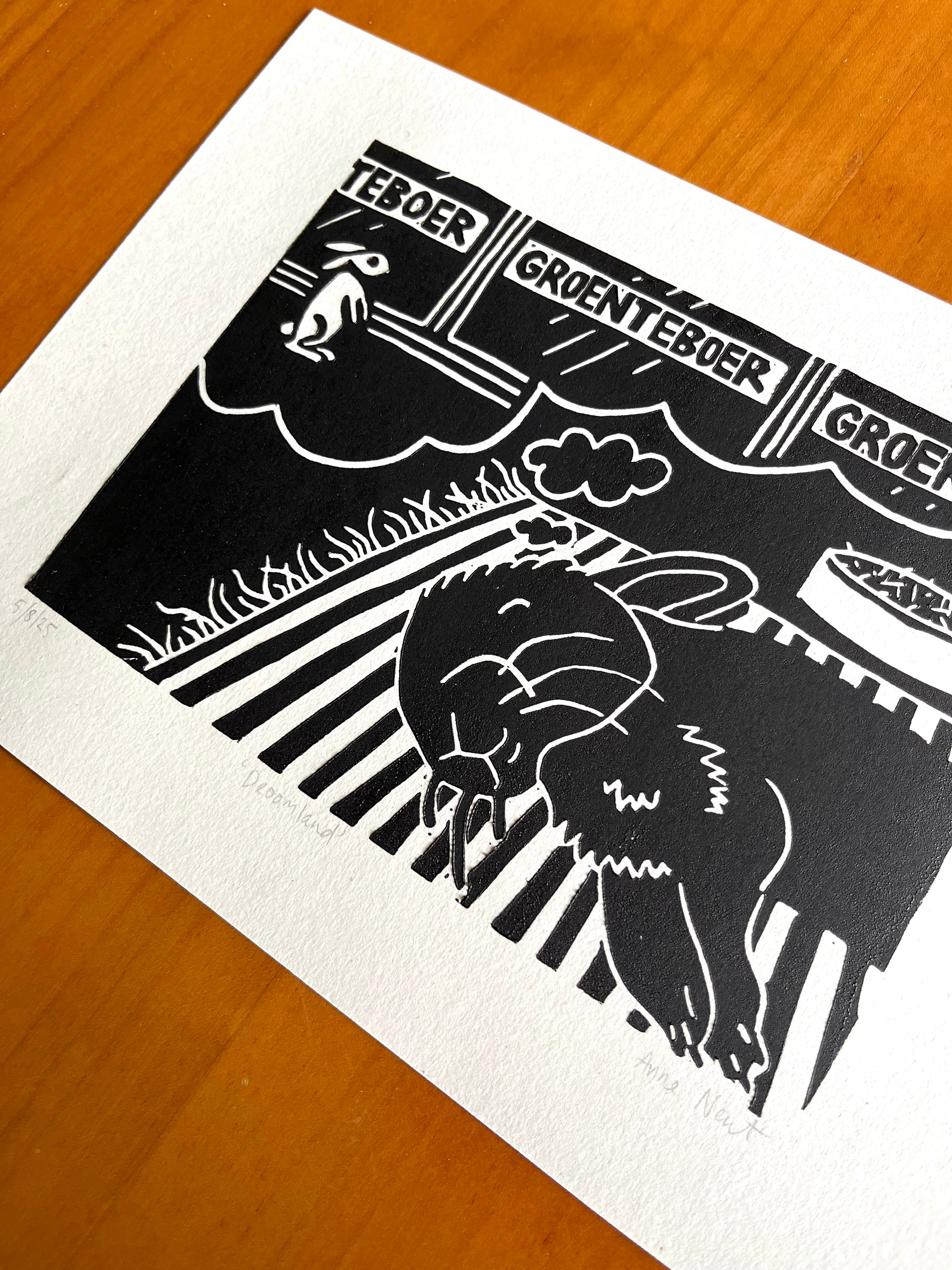 Lino print van tekening van dromend konijn door Anne Neuteboom cabaretier Anne Neut Boetiek