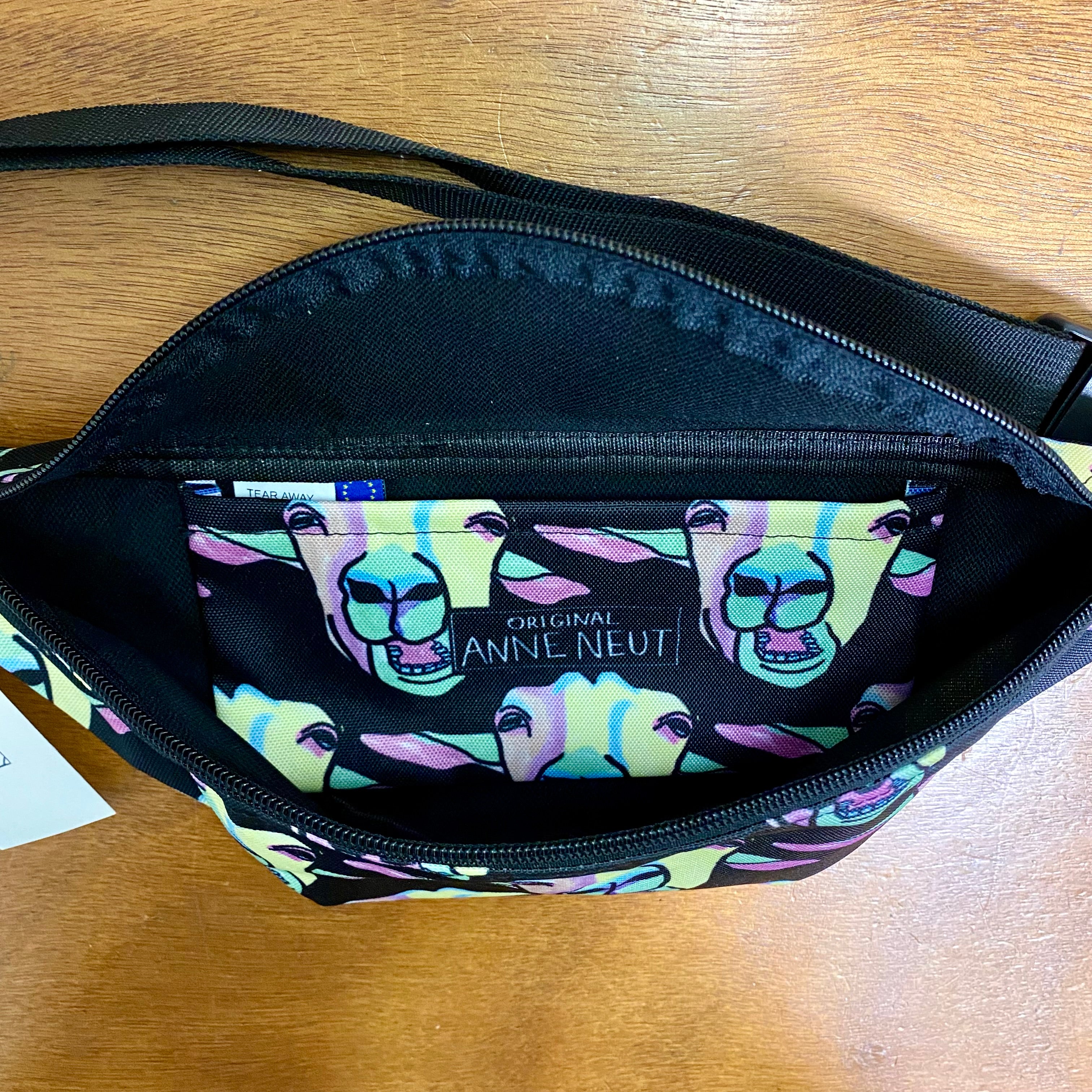 Fanny Pack met artwork van geiten door Anne Neuteboom cabaretier