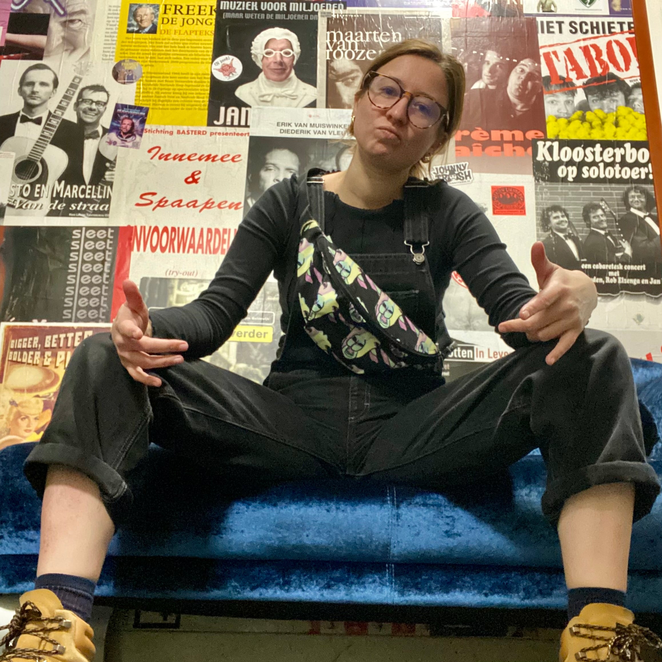 Fanny pack met artwork van geiten door Anne Neuteboom cabaretier