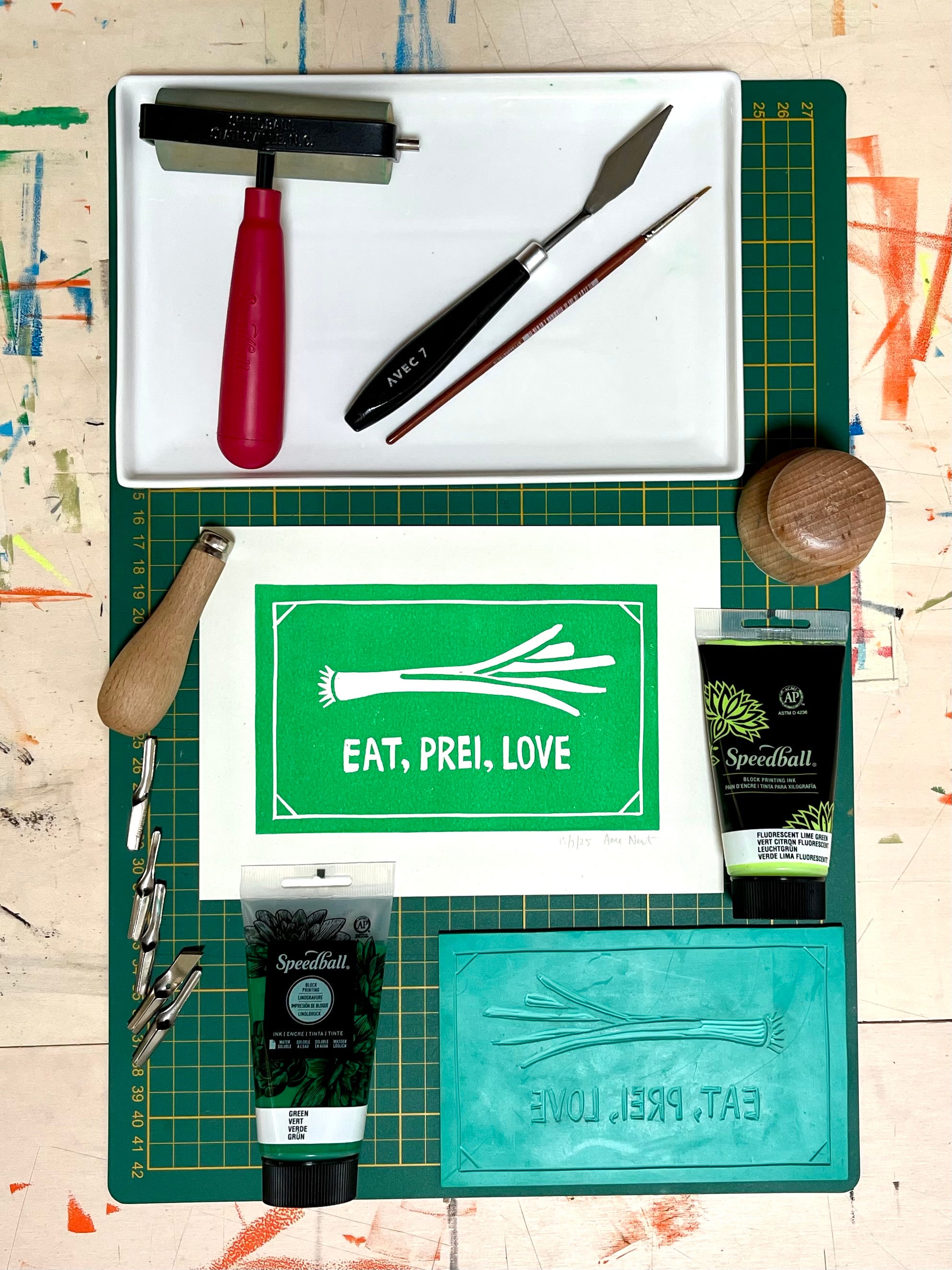 Materialen benodigdheden linoprint door Anne Neuteboom cabaretier Anne Neut Boetiek