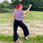 Crop top met tekst Effe niet met je mening door Anne Neuteboom cabaretier in Anne Neut Boetiek