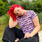 Crop top met tekst Effe niet met je mening door Anne Neuteboom cabaretier in Anne Neut Boetiek