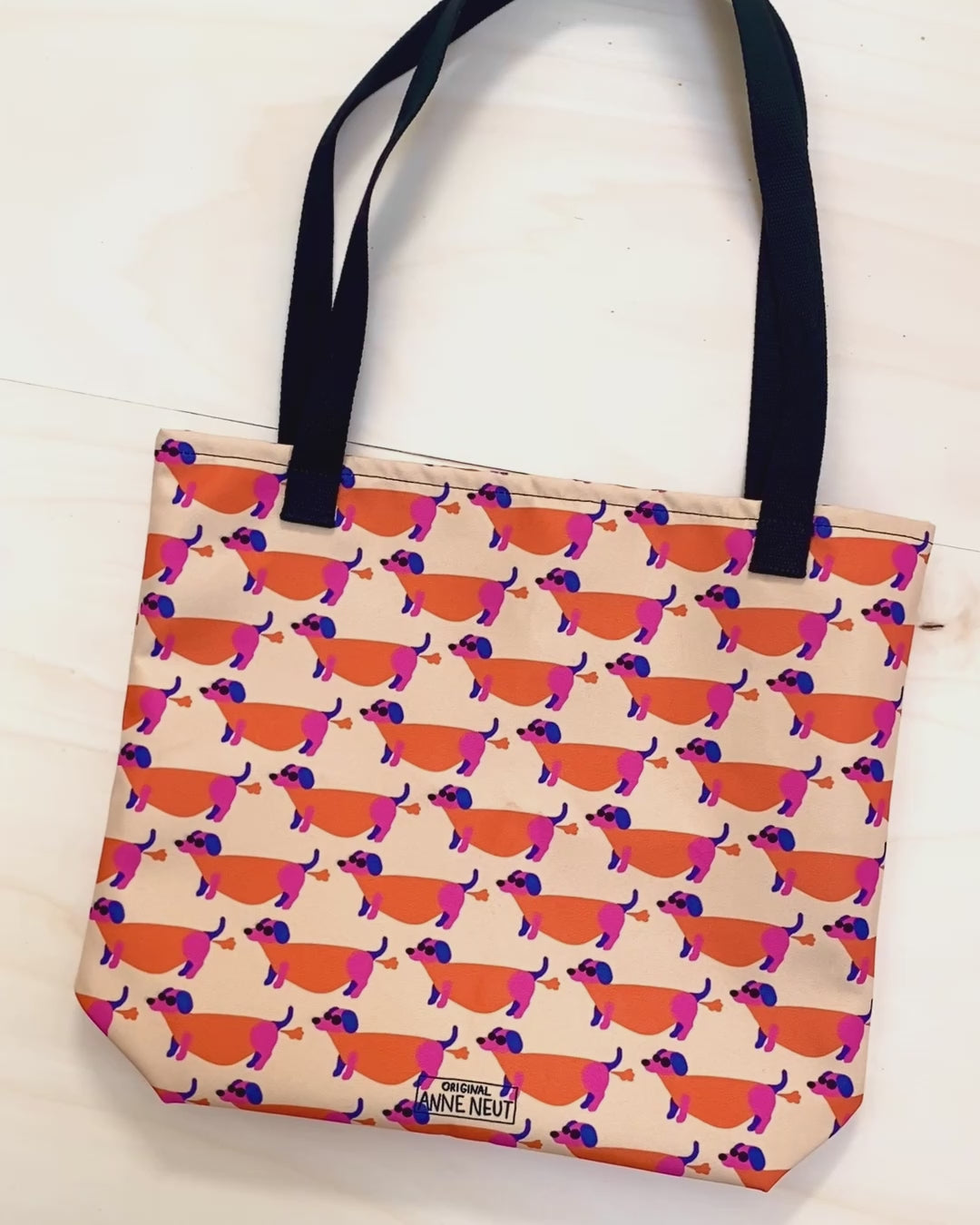 Schoudertas met artwork door Anne Neuteboom cabaretier