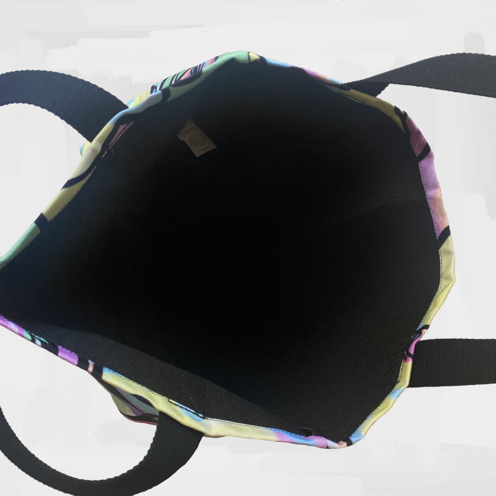 Tote bag met tekening van kauwende geiten door Anne Neuteboom cabaretier in Anne Neut Boetiek