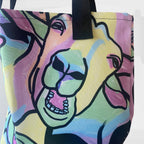 Tote bag met tekening van kauwende geiten door Anne Neuteboom cabaretier in Anne Neut Boetiek