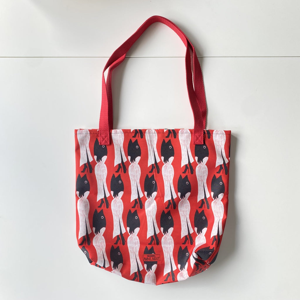 Tote bag met tekening van glamour karpers door Anne Neuteboom cabaretier in Anne Neut Boetiek