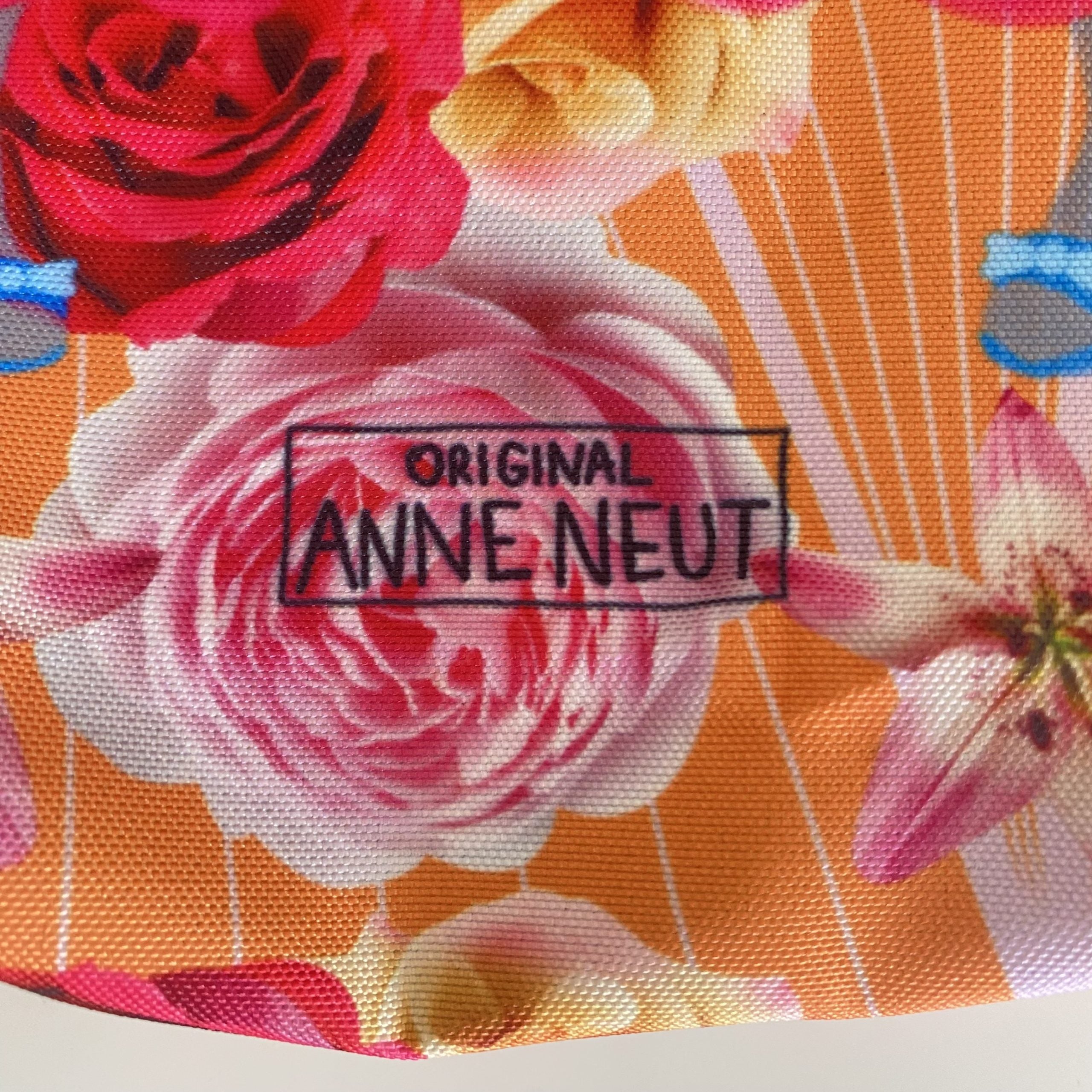 Tote bag met tekening van glamour haaien door Anne Neuteboom cabaretier in Anne Neut Boetiek