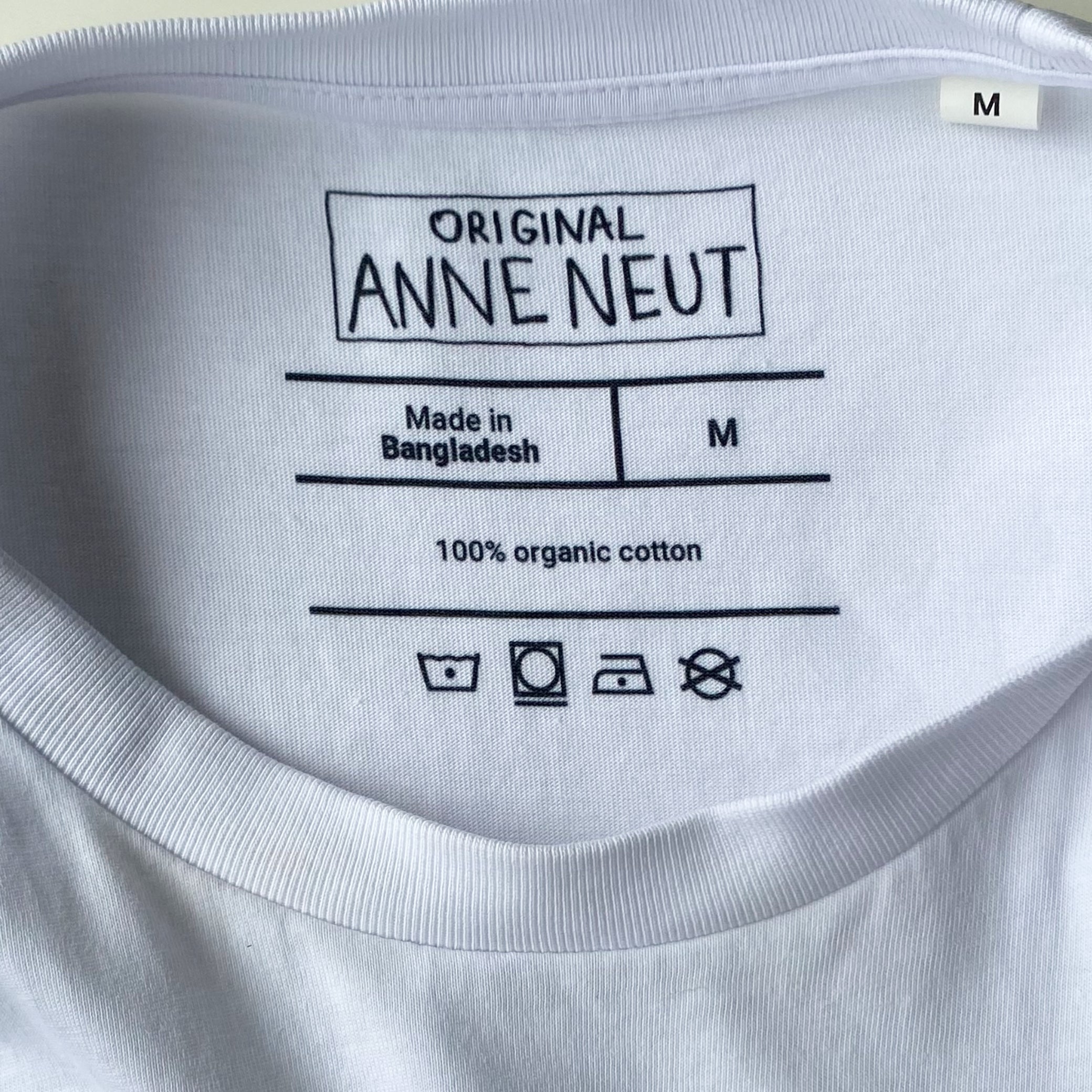 Shirt met tekening van prei door Anne Neuteboom cabaretier in Anne Neut Boetiek