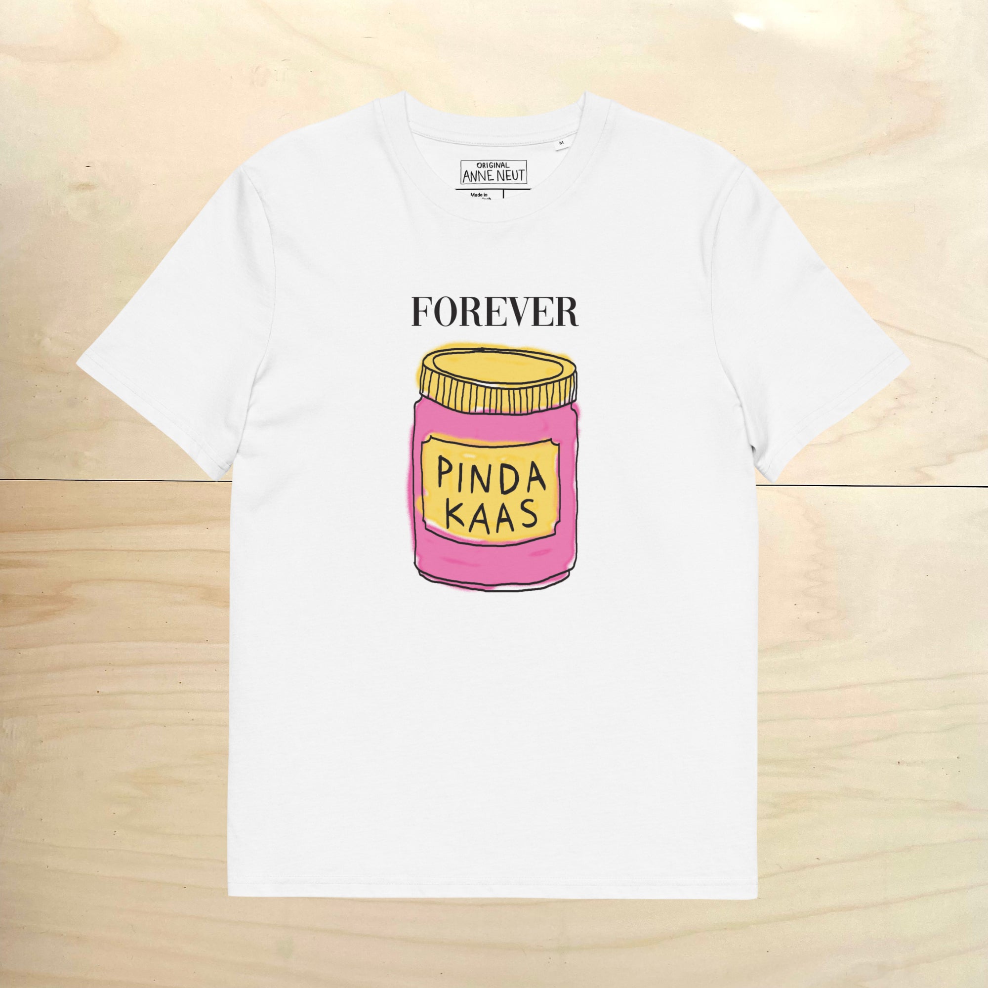 Shirt met tekening van pindakaas door Anne Neuteboom cabaretier in Anne Neut Boetiek