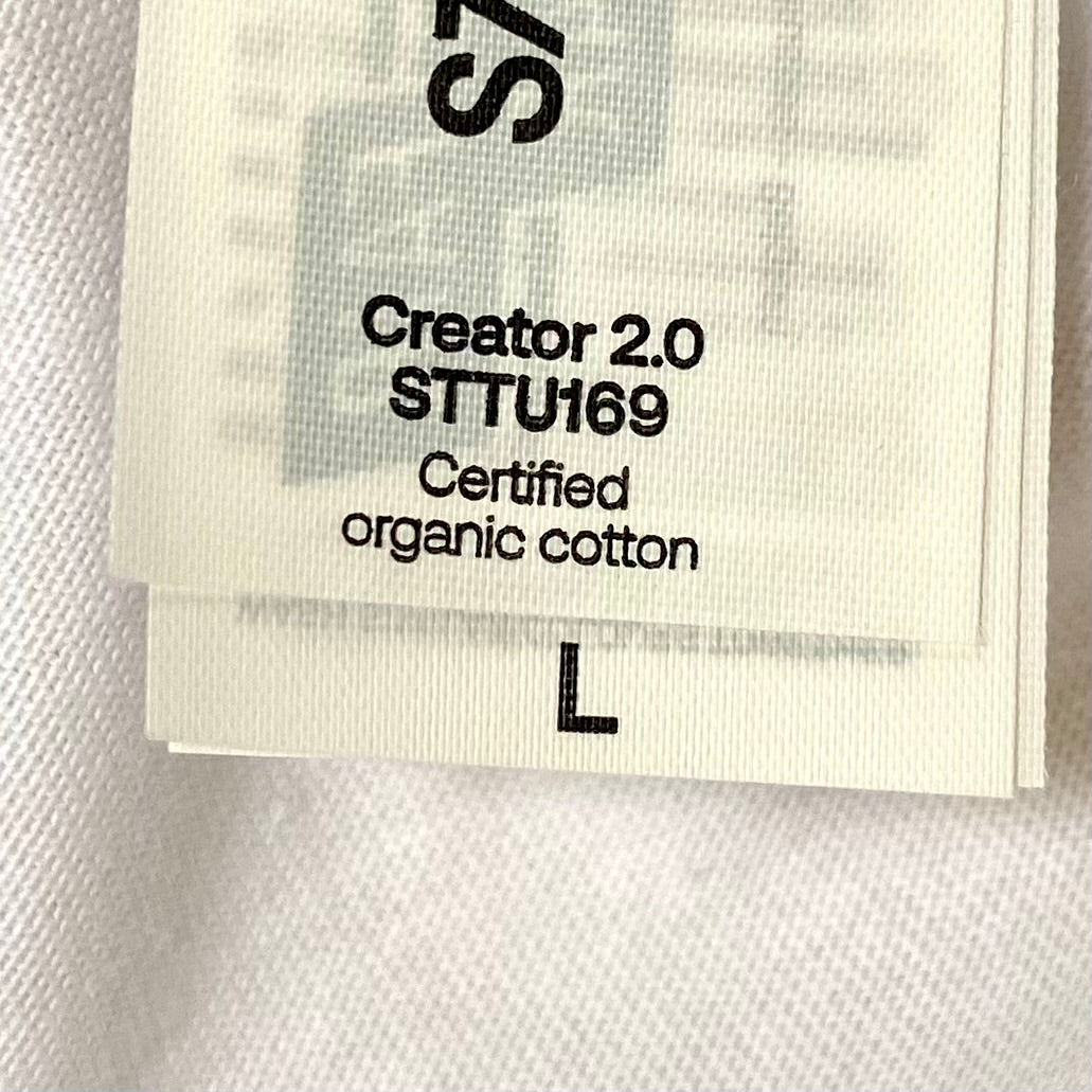 Shirt met tekening van plassende stokstaartjes door Anne Neuteboom cabaretier in Anne Neut Boetiek